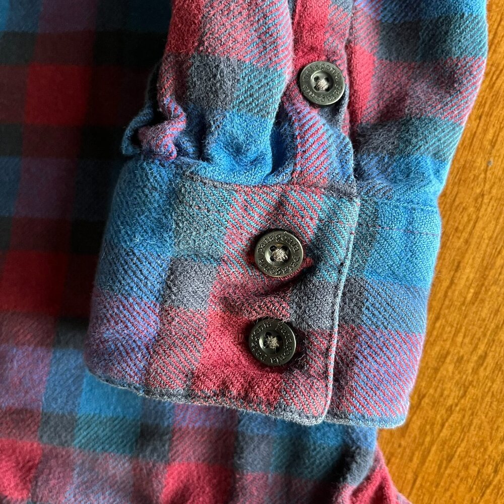 Patagonia organic flannel shirt 0 - Picture 4 of 8